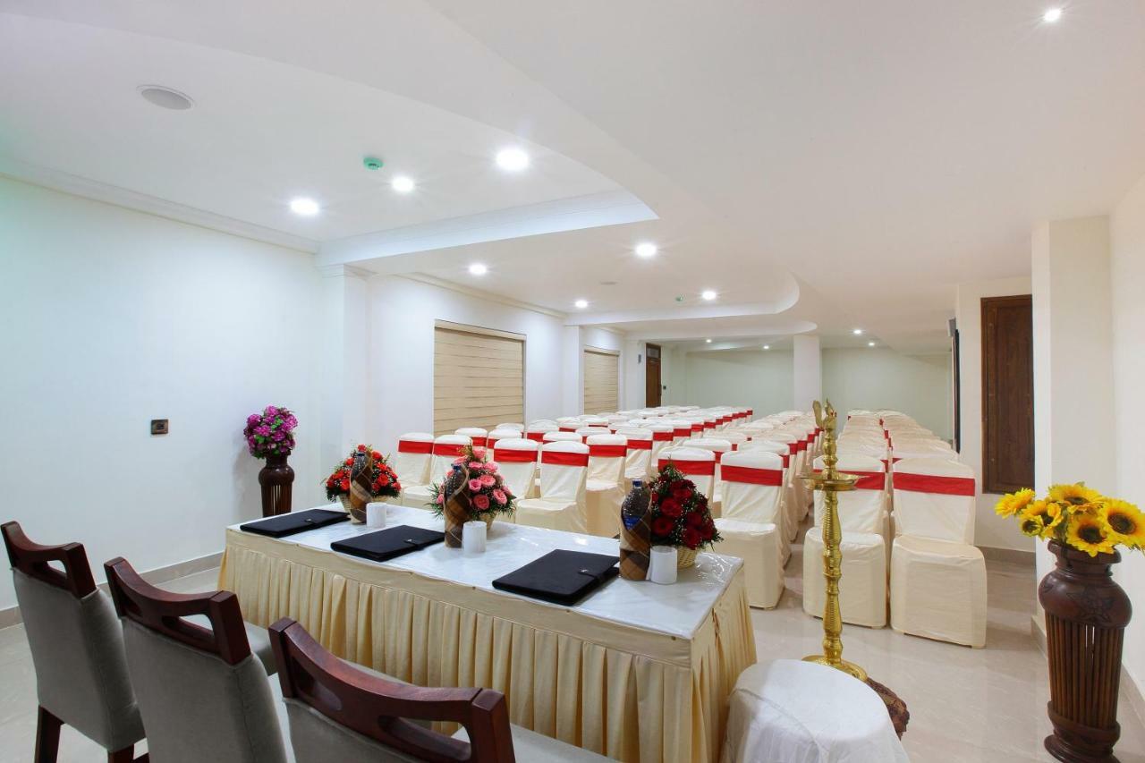 Hotel Rohini International Kallar  ภายนอก รูปภาพ
