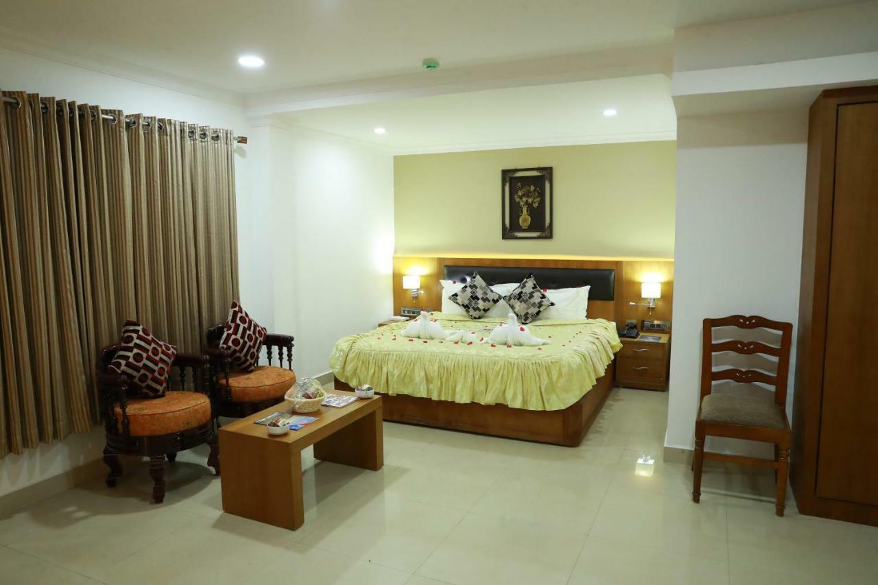 Hotel Rohini International Kallar  ภายนอก รูปภาพ