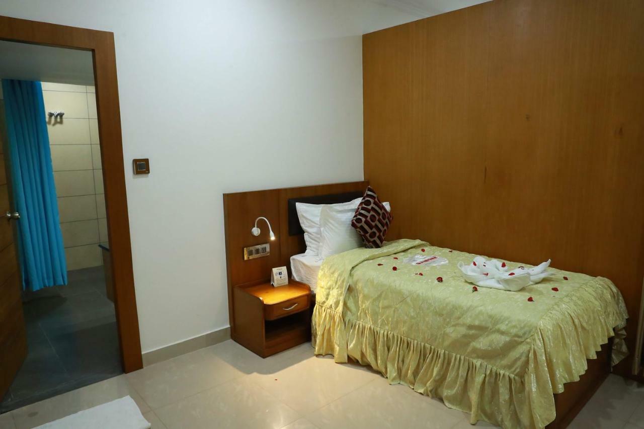 Hotel Rohini International Kallar  ภายนอก รูปภาพ