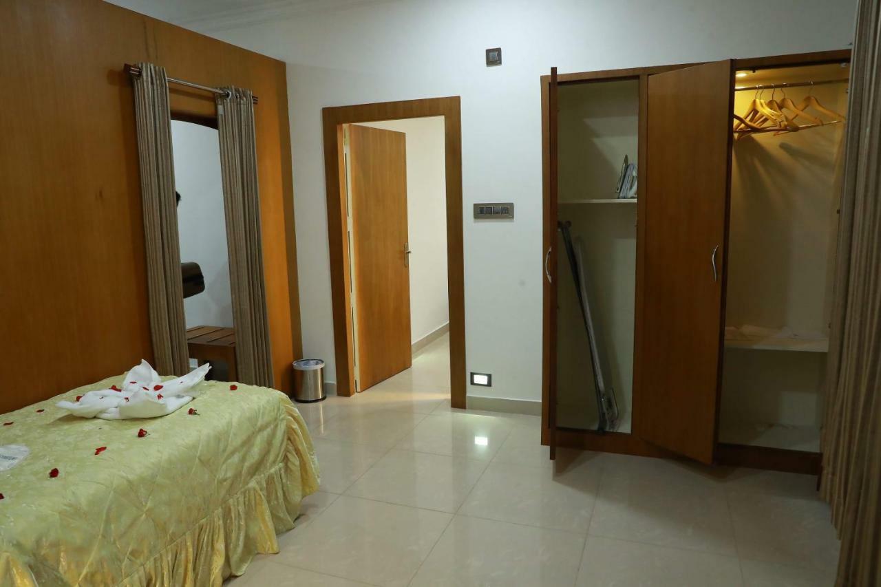 Hotel Rohini International Kallar  ภายนอก รูปภาพ