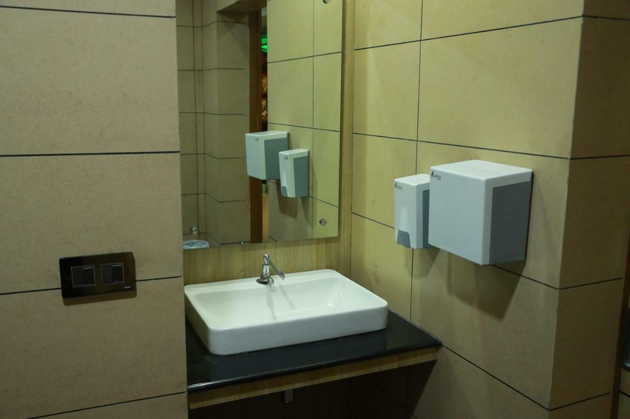 Hotel Rohini International Kallar  ภายนอก รูปภาพ