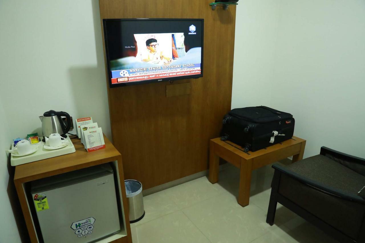 Hotel Rohini International Kallar  ภายนอก รูปภาพ