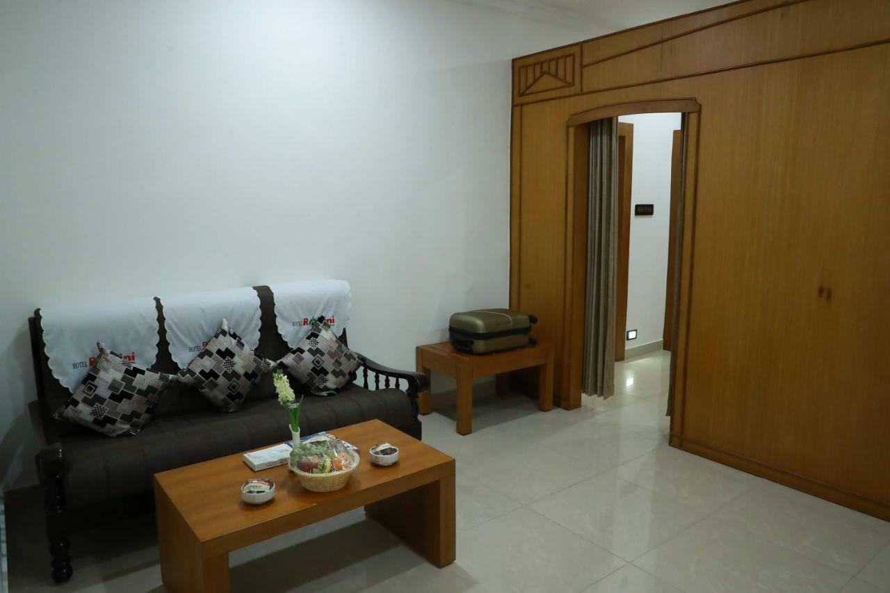 Hotel Rohini International Kallar  ภายนอก รูปภาพ
