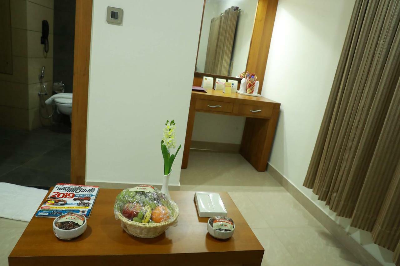 Hotel Rohini International Kallar  ภายนอก รูปภาพ