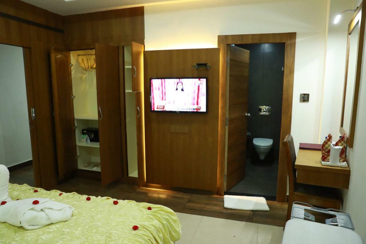 Hotel Rohini International Kallar  ภายนอก รูปภาพ