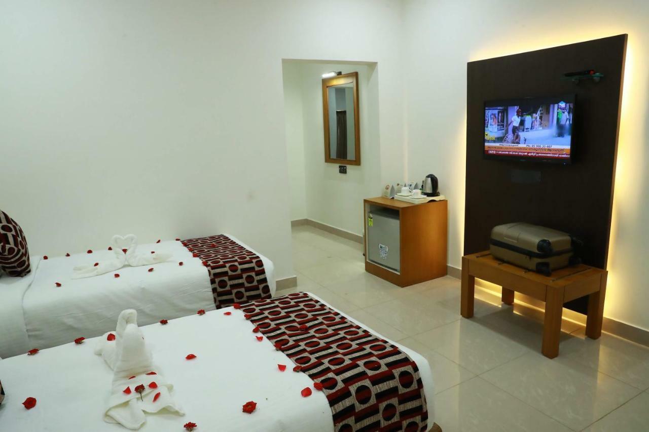 Hotel Rohini International Kallar  ภายนอก รูปภาพ